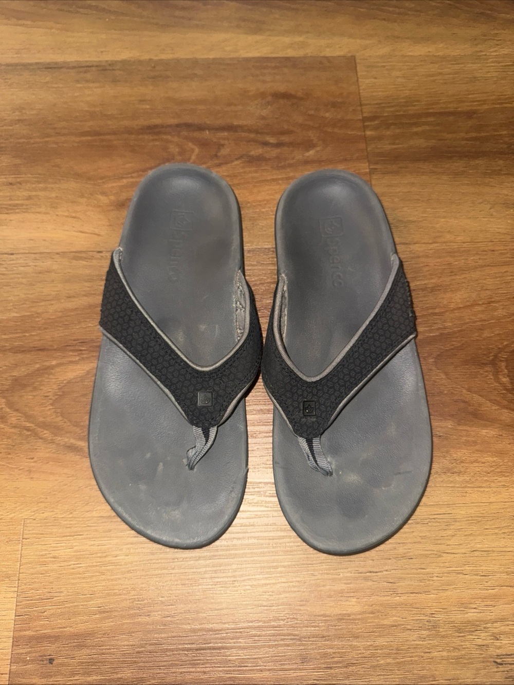 Spenco Men's Yumi Slip On Comfort Flip Flop Sandals Black/Gray Size: 7